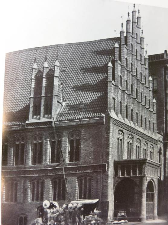 Black and white photograph showing “Altes Rathaus”, the Old City Hall in pre-war times: the original location of Hannover Archives.
