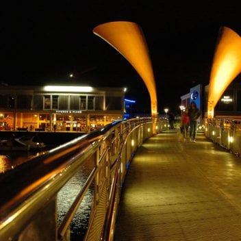 Photograph of Pero's Bridge over the harbour